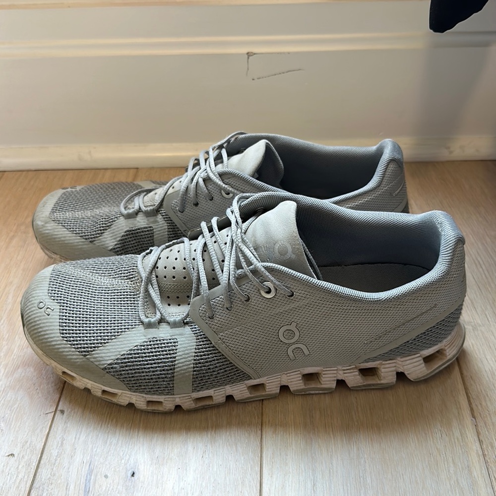OnRunning shoes size9